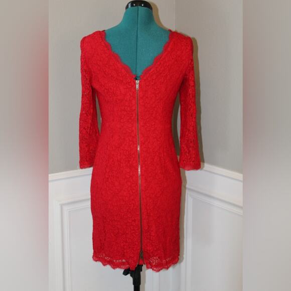 Cache Red Lace Sheath Dress Scalloped Trim 3/4 Sleeve Zip Back Women’s Size 2 - Picture 2 of 6